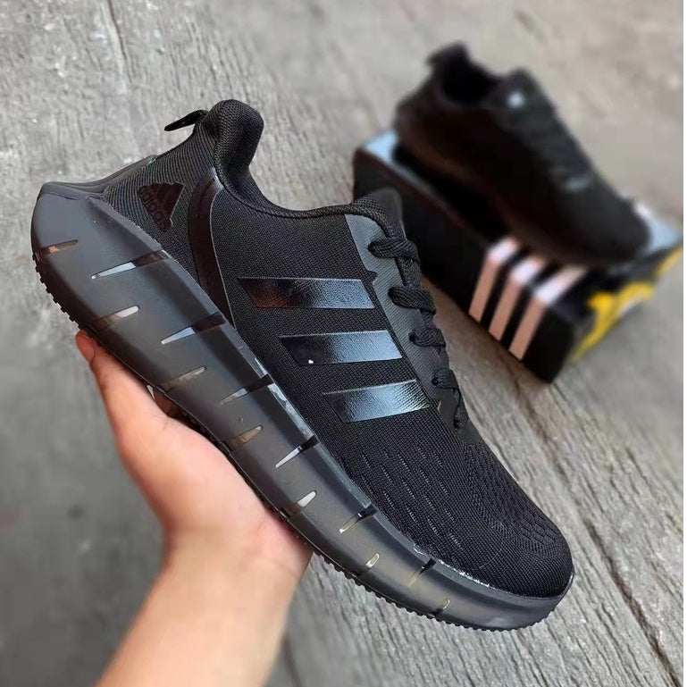 Adidas Boost - Black